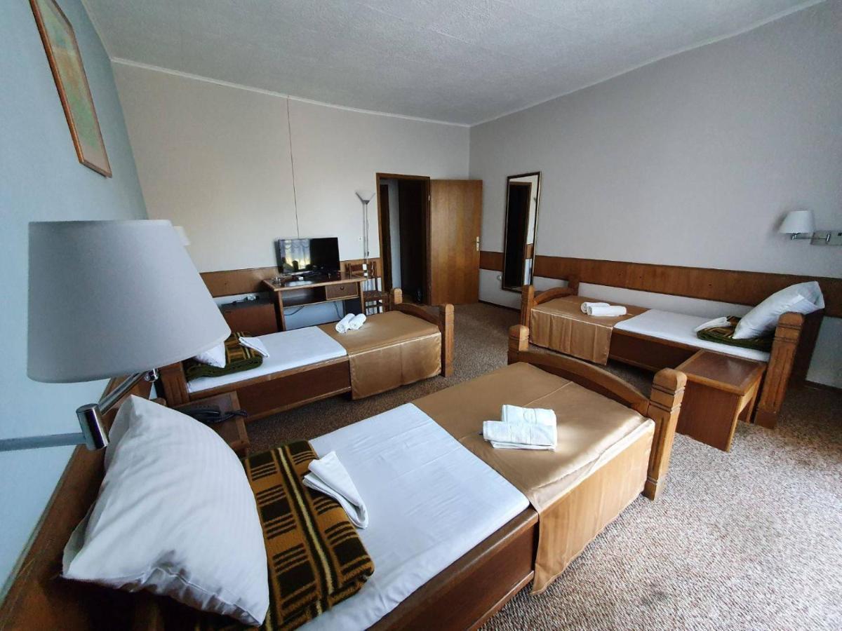 Duboka Hotel Biser Panonija מראה חיצוני תמונה
