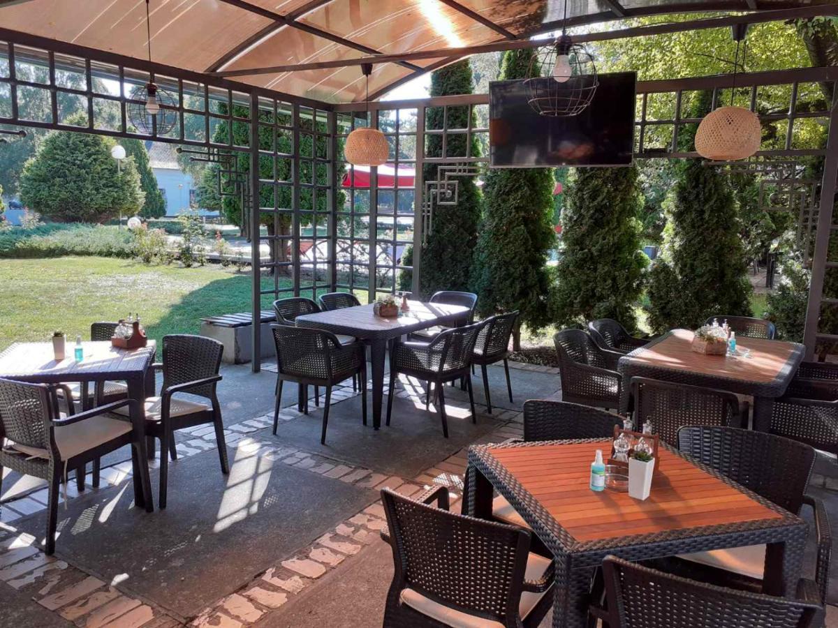 Duboka Hotel Biser Panonija מראה חיצוני תמונה